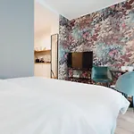 City-studio Im Innenhof Mit Boxspring-bett Und Community-raum Münster