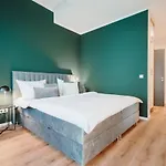 City-studio Im Innenhof Mit Boxspring-bett Und Community-raum Apartman