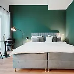 City-studio Im Innenhof Mit Boxspring-bett Und Community-raum Apartman