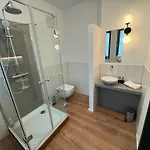 City-studio Im Innenhof Mit Boxspring-bett Und Community-raum Apartman