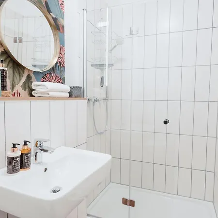 City-studio Im Innenhof Mit Boxspring-bett Und Community-raum Мюнстер