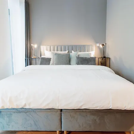 City-studio Im Innenhof Mit Boxspring-bett Und Community-raum Апартаменты *
